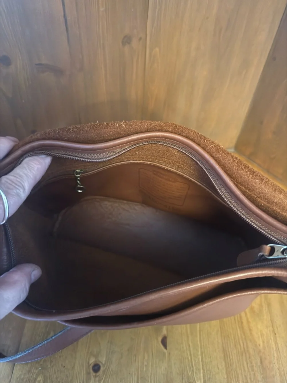 Coach vintage leather  saddle-style crossbody bag - Picture 14 of 16